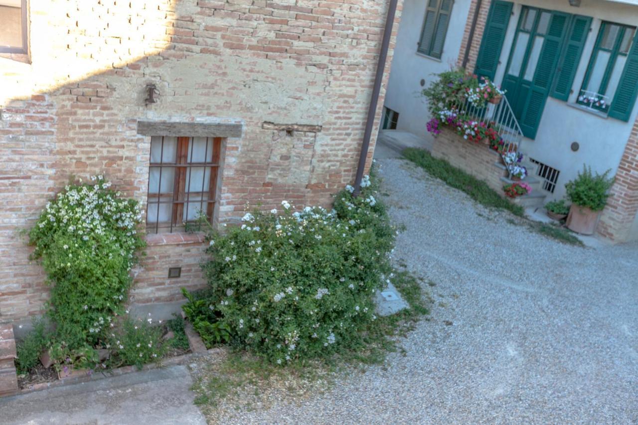 Al Centro Del Borgo Leilighet Guarene Eksteriør bilde